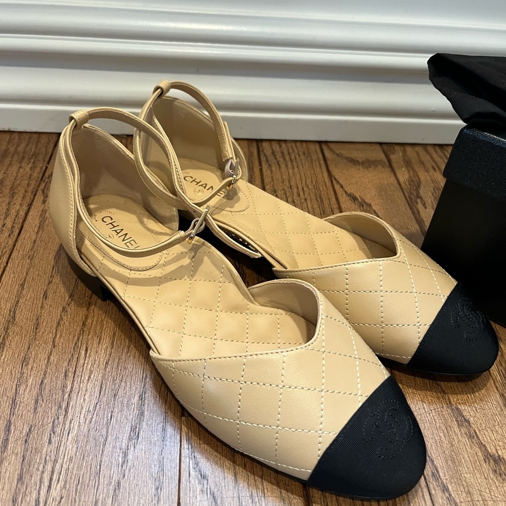 CHANEL Mary Jane Ballerina Flat size 39 New